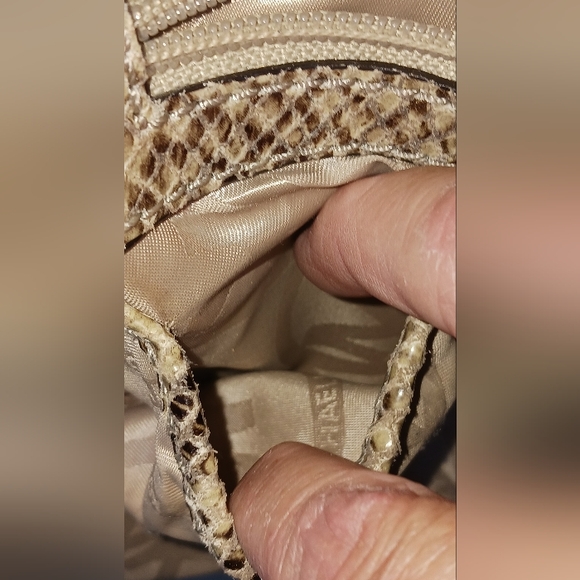 MK Shoulder Bag - Picture 6 of 12